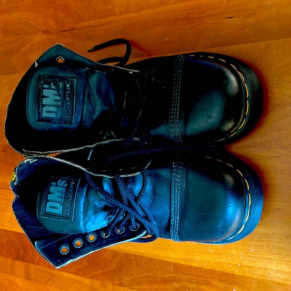Vintage Doc Martens DM’s. Size 8. Rugged soles “with bouncing soles”.